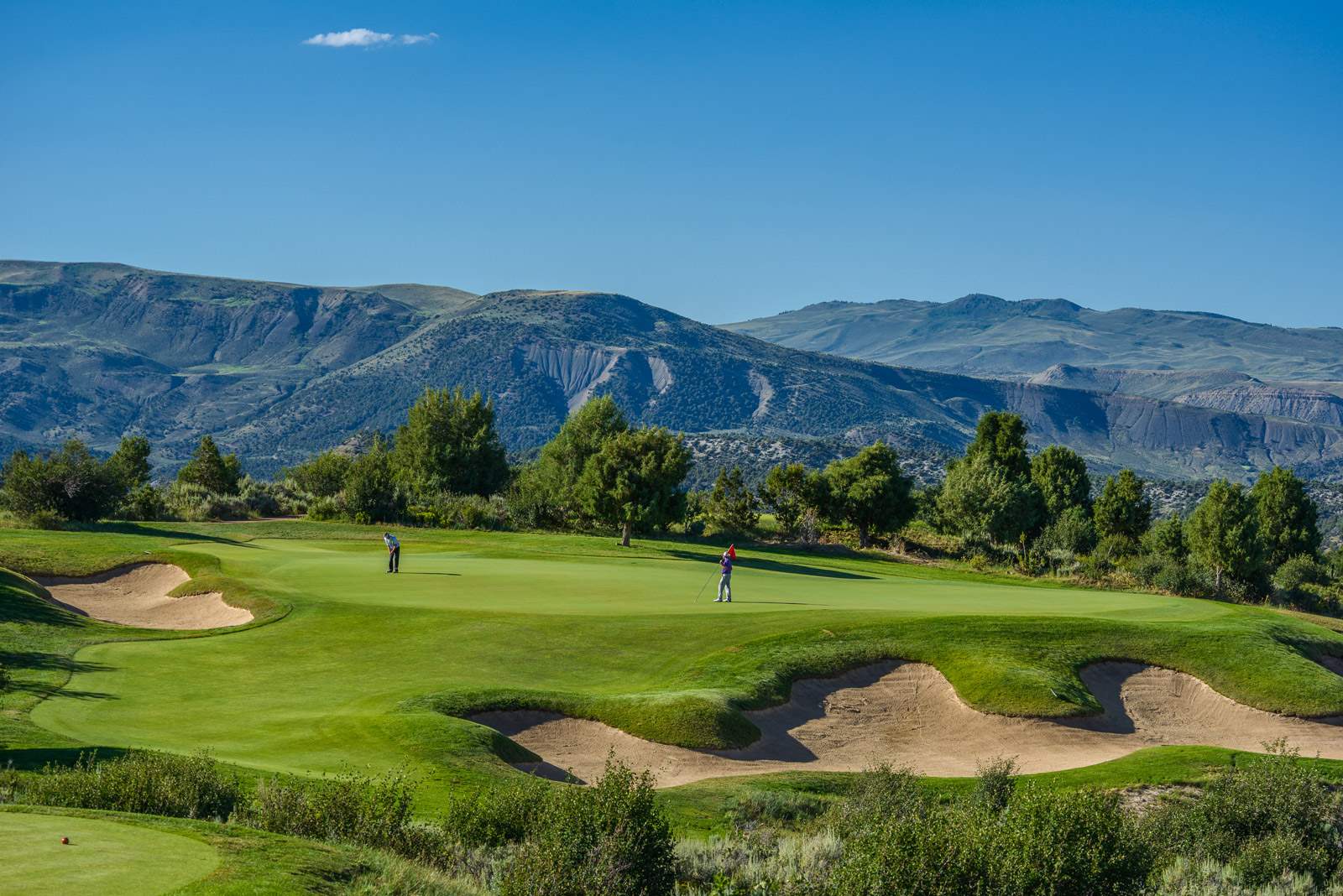 Tom Fazio's masterpiece offers breathtaking mountain vistas and an environmentally preserved golfing experience (source: Red Sky Golf Club).